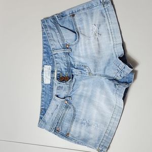 Maurices light denim shorts. Size: 3/4